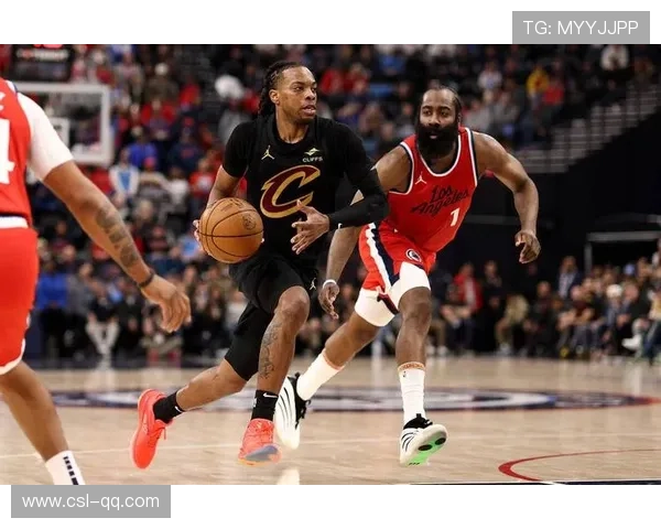 骑士哈登出战时战绩八胜一负，后场组织与体系驱动效果显著